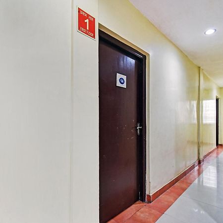 Flagship Hotel Eden Калькутта Экстерьер фото